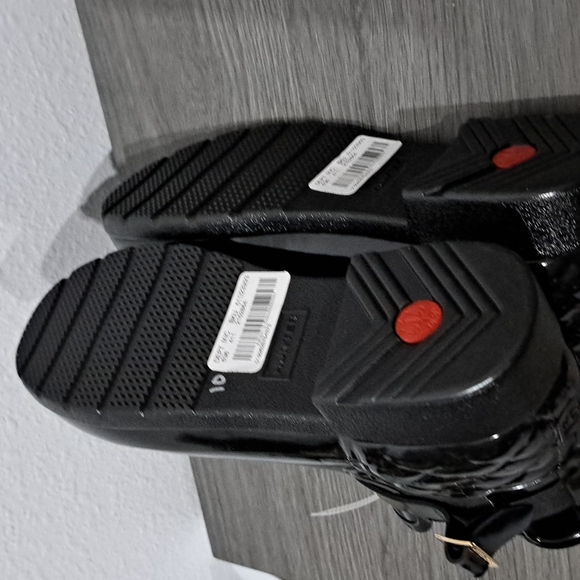 Hunter Women's Refined Slim Fit Quilted Gloss Chelsea Rain Boots - Picture 7 of 8